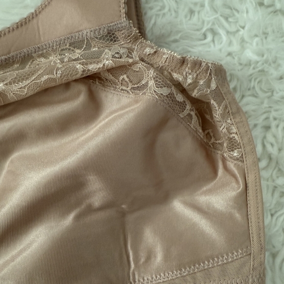 Glamorise Magic Lift Plus Size Full-Figure Front Close Support Bra 1200. Color: - Picture 5 of 7